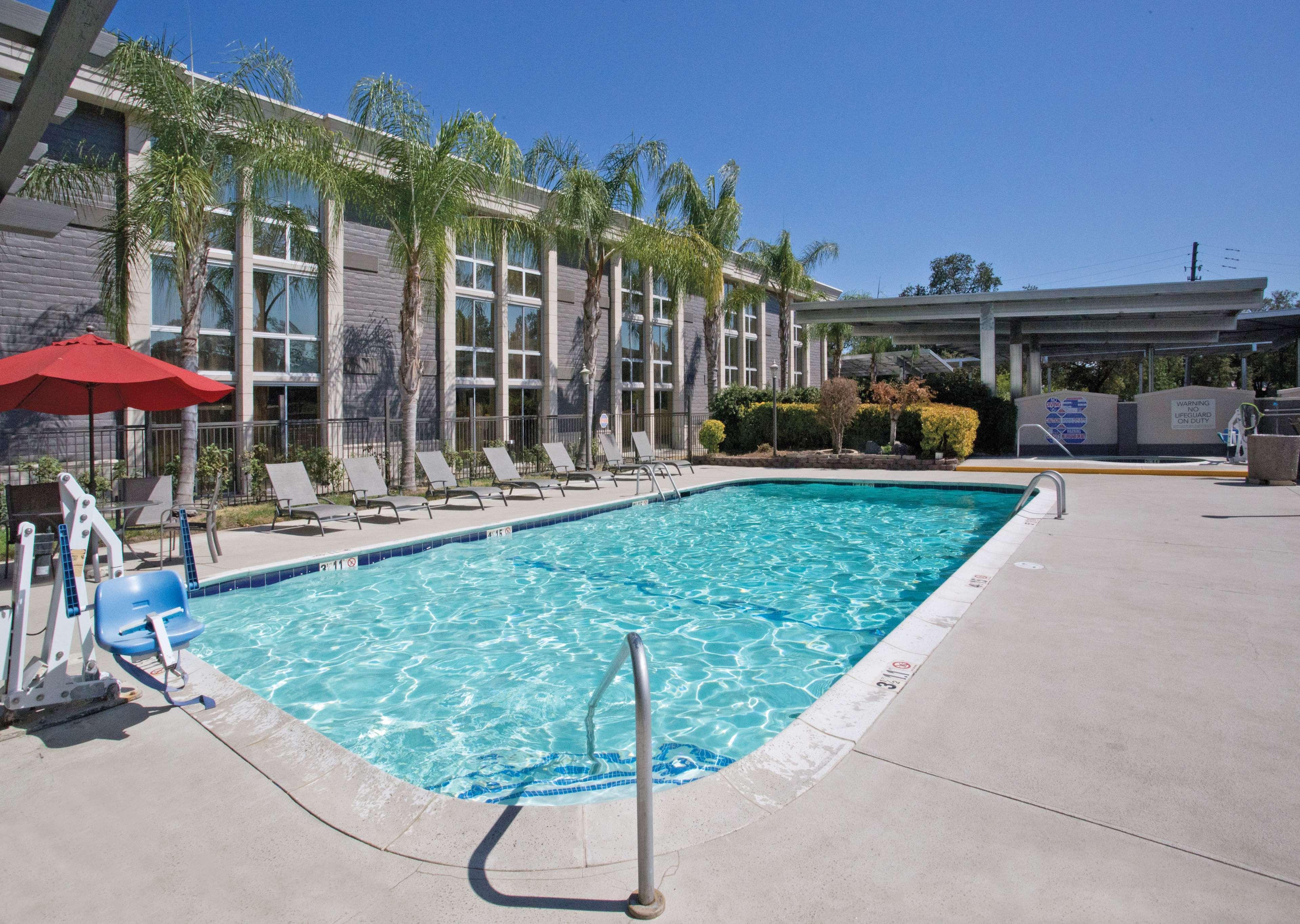 Отель Doubletree By Hilton Chico, Ca Экстерьер фото